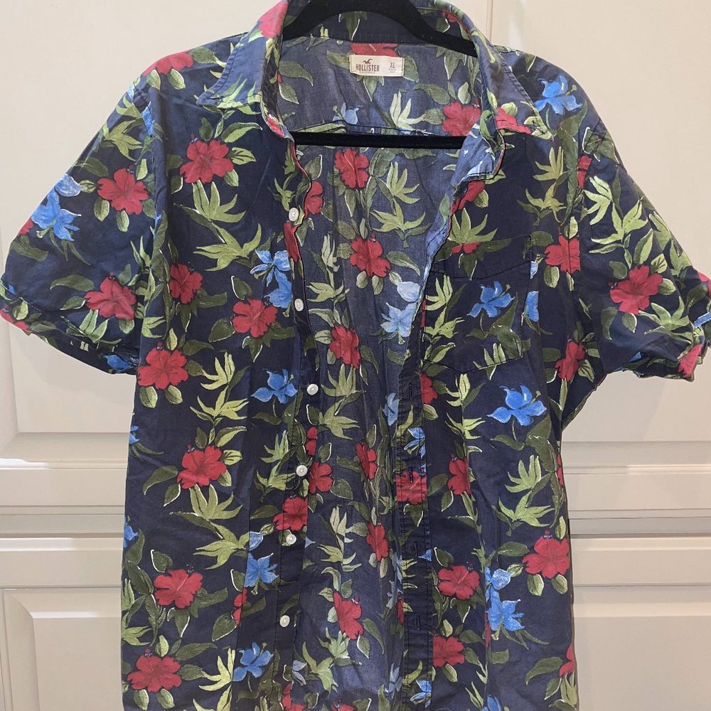 Hollister Hawaiian Shirt Black Blue Red Green